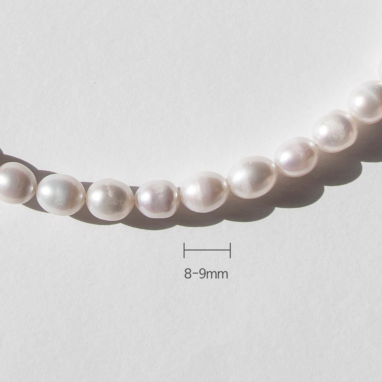 Basic Pearl Necklace