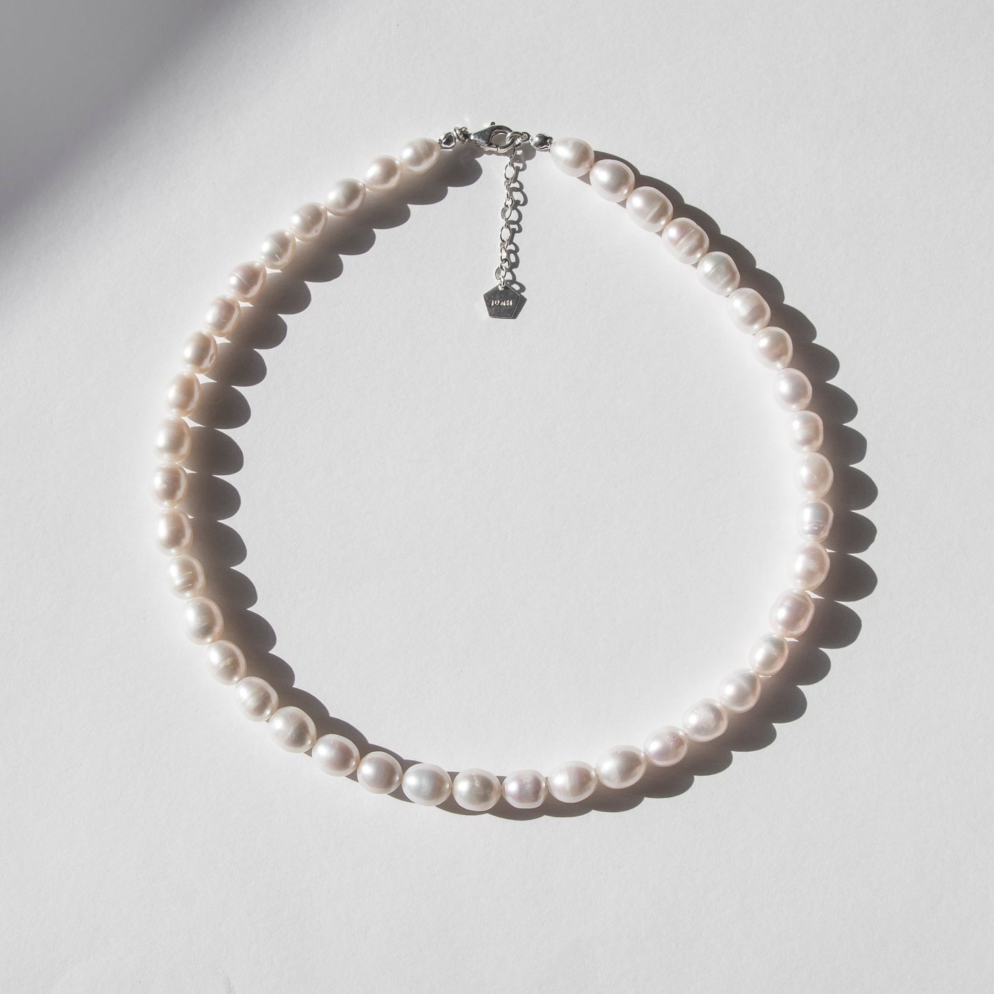 Basic Pearl Necklace