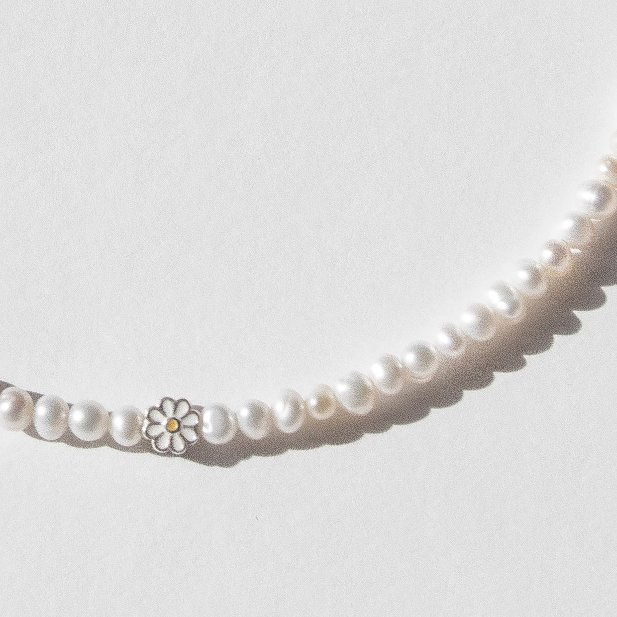 Mini Daisy & Pearl Choker