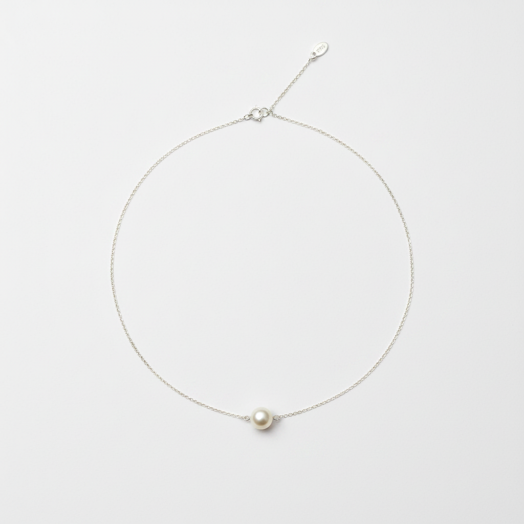 Studio pearl necklace circle arrangement
